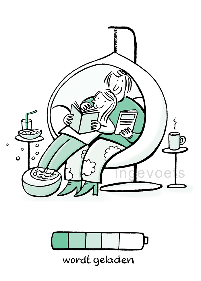 Lieve lijntekening in zwartwit, cartoon laat moeder en dochter zien die hun batterij aan het opladen zijn.